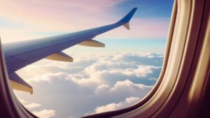 Perché i finestrini degli aerei sono rotondi? La ragione tecnica che salva la vita ai passeggeri